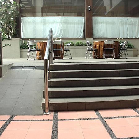 Zen Rooms Grand Hotel レムバン エクステリア 写真