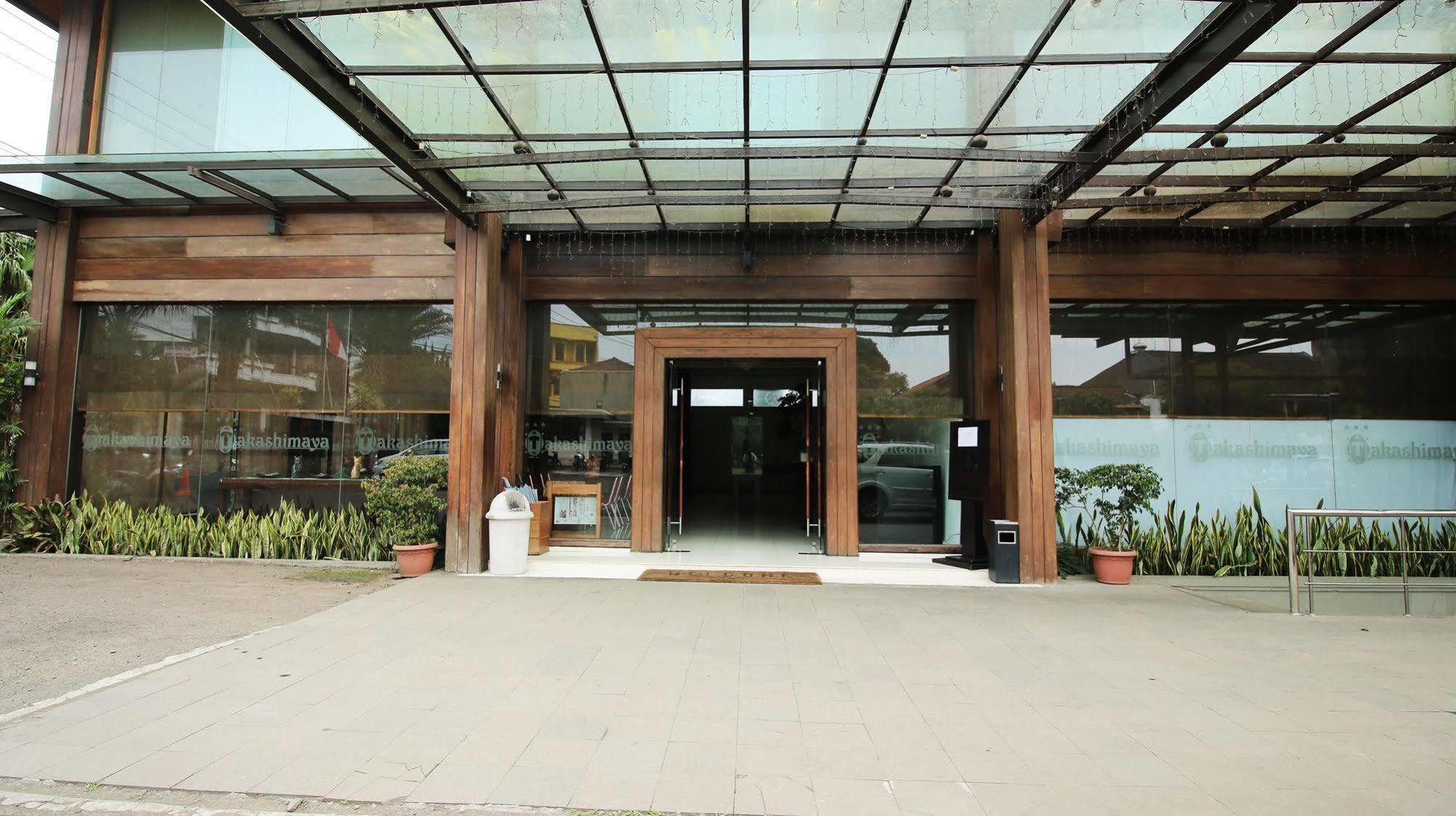 Zen Rooms Grand Hotel レムバン エクステリア 写真