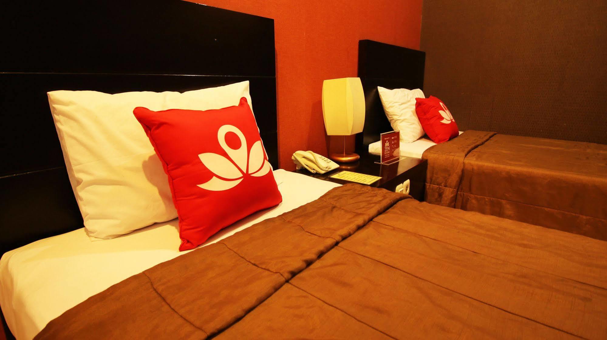 Zen Rooms Grand Hotel レムバン エクステリア 写真